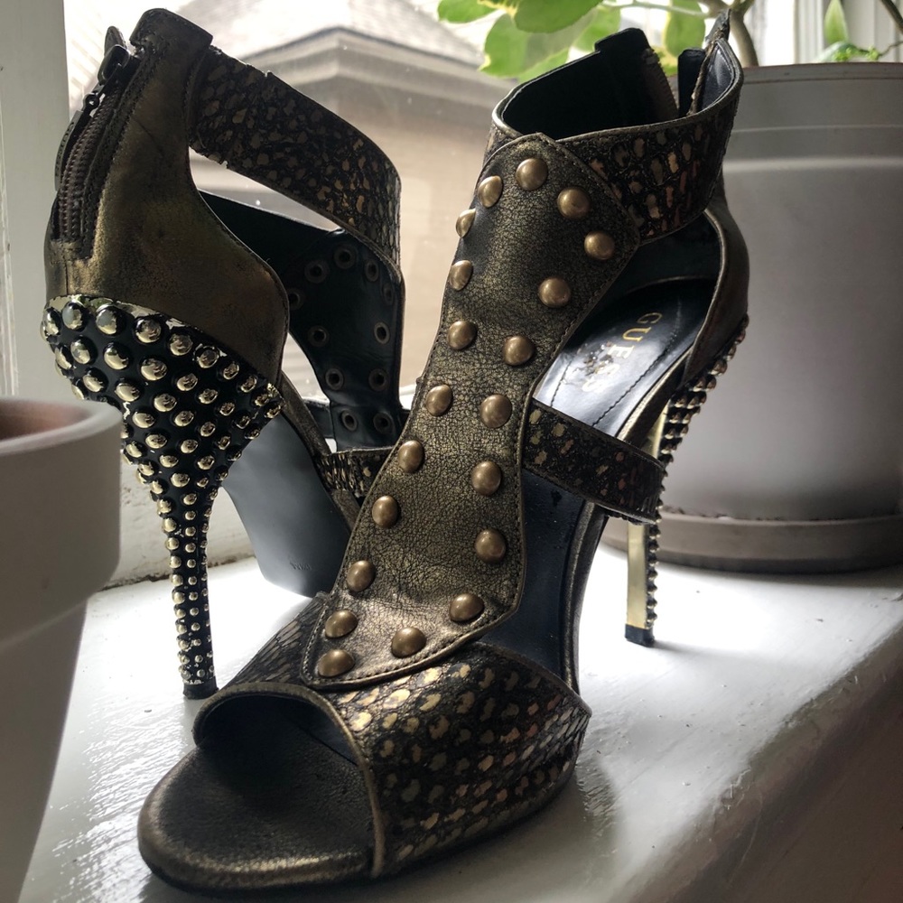 GUESS heels size 9.5